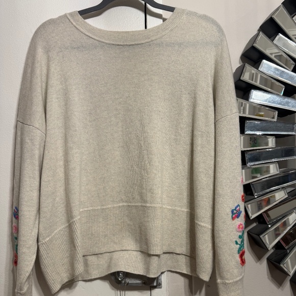 Autumn Cashmere Sweaters - Autumn Cashemere Floral Embroidered Sweater Size L